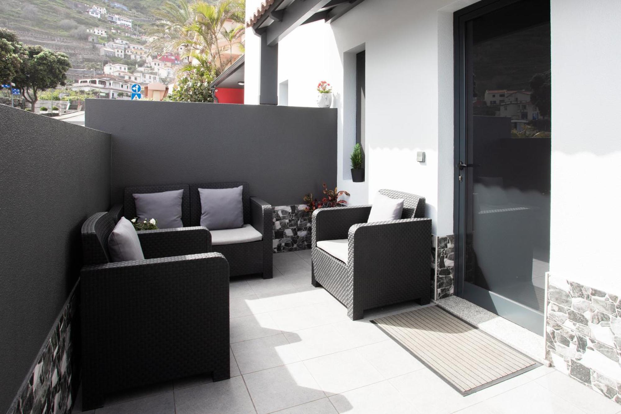 Village Center Two Bedroom Apartment Porto Moniz Exterior photo